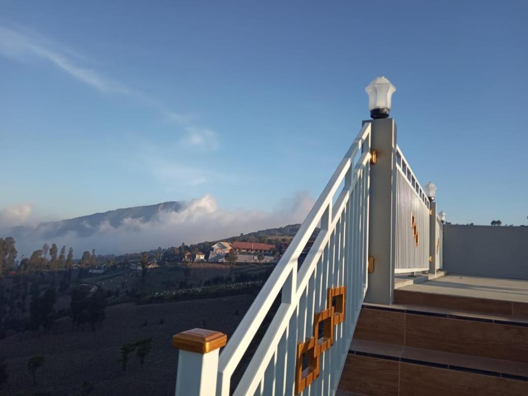 Bromo Otix Guest House Exterior foto